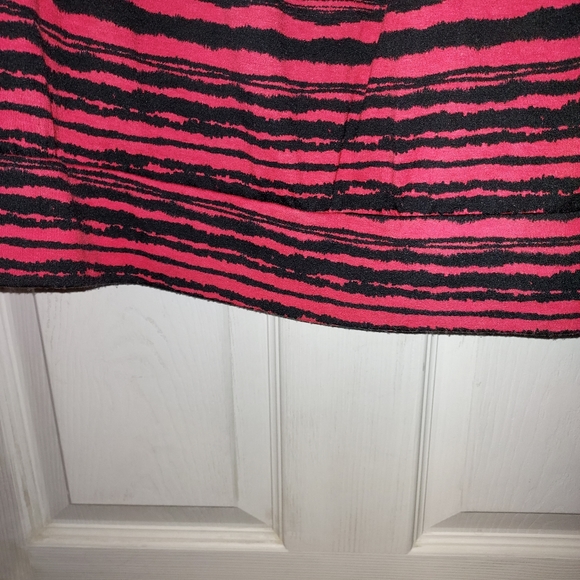 Julie's closet cold shoulder top size XL - Picture 4 of 4